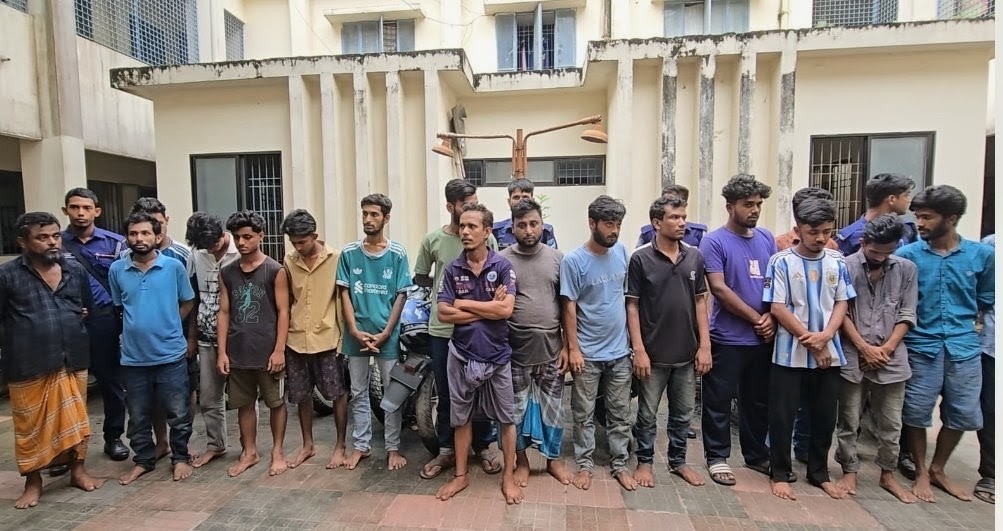 অ্যাপে জুয়া ও অর্থ আত্মসাতের অভিযোগ: কিশোরগঞ্জে ডিবির অভিযানে আটক ২১